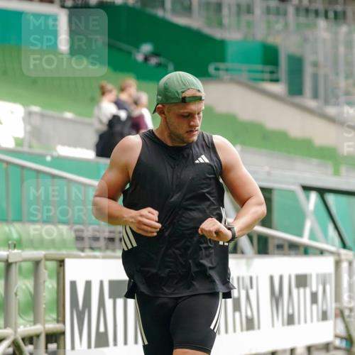 13.09.2026 - 21. swb-Marathon Bremen Michael Burmester http://msf.ph/oto/10433024 13.09.2026 12:31:53 Laufen im Stadion 417, 482, 573, 668, 943, 1020, 1126, 1357, 1507, 1629, 1639, 2100, 4474, 5212, 6485, 6507, 8044, 8285, 358, 420, 553, 574, 649, 719, 858, 934, 959, 1161, 1253, 1256, 1352, 1391, 1428, 1525, 1724, 1783, 1917, 2032, 3662, 4264 meine-sportfotos.de
