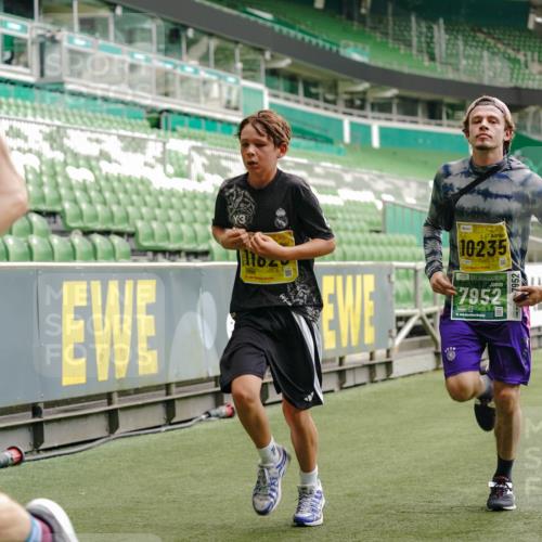13.09.2026 - 21. swb-Marathon Bremen Michael Burmester http://msf.ph/oto/10433029 13.09.2026 10:24:15 Laufen im Stadion 10235, 10328, 10337, 10341, 10358, 10456, 10520, 10575, 10592, 10593, 10618, 10632, 10775, 10782, 10816, 10972, 11042, 11127, 11143, 11198, 11201, 11227, 11265, 11373, 11375, 11426, 11442, 11527, 11607, 11628, 11630, 11632, 11704, 11713, 11721, 11779, 11826, 11895, 11903, 11948, 12053, 12144, 12209, 12246, 12281, 12339, 12395, 12404, 12406, 12426, 12442, 12468, 12469, 12477, 12525, 13520, 13556, 13563, 13566, 13580, 13585, 13586, 13616, 13642 meine-sportfotos.de