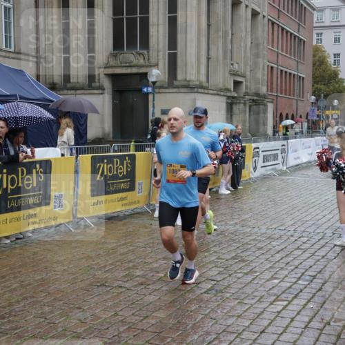 13.09.2026 - Kiel Lauf Yannick Fuchs http://msf.ph/oto/10433040 13.09.2026 11:41:37 Ziel 2430, 3629, 5774, 6895, 7247 meine-sportfotos.de