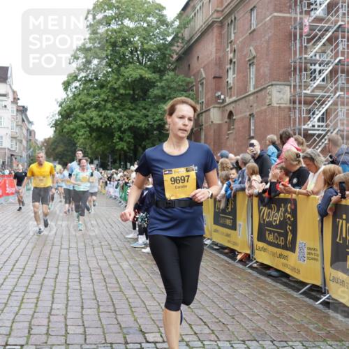 13.09.2026 - Kiel Lauf Yannick Fuchs http://msf.ph/oto/10433057 13.09.2026 09:47:45 Ziel 390, 466, 1743, 3373, 3735, 4011, 4103, 4365, 4400, 4460, 4479, 4952, 6078, 7767, 8096, 8833, 9528, 9697, 11396, 11654, 12099, 544, 591, 1235, 1324, 2587, 2870, 3192, 3629, 4480, 5167, 5517, 6072, 6575, 6639, 6696, 8231, 8503, 8524, 8540, 8777, 9091, 9634, 9936, 10076, 10555, 10789, 11964, 12635, 122, 218, 366, 1713, 2241, 2755, 3812, 4225, 4288, 4467, 4710, 5215, 6242, 6809, 6942, 7258, 9694, 10823, 12007, 12167, 12393, 1235, 2587, 7461, 9091, 10076 meine-sportfotos.de