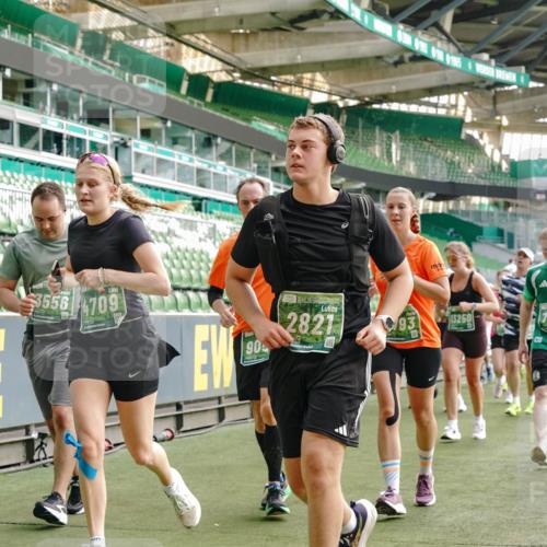 13.09.2026 - 21. swb-Marathon Bremen Michael Burmester http://msf.ph/oto/10433070 13.09.2026 13:30:06 Laufen im Stadion 171, 224, 297, 405, 422, 476, 639, 685, 729, 754, 767, 806, 986, 1114, 1217, 1242, 1270, 1384, 1615, 1633, 1634, 1777, 1810, 1811, 1886, 1983, 2216, 2238, 2242, 2249, 2263, 2326, 2368, 2372, 2436, 2449, 2546, 2615, 2637, 2719, 2738, 2740, 2830, 2862, 2868, 2869, 2871, 2918, 2924, 2991, 2994, 3020, 3053, 3101, 3129, 3227, 3238, 3274, 3286, 3321, 3361, 3563, 3594, 3595, 3605, 3678, 3755, 3758, 3798, 3873, 3876, 3898, 3929, 3953, 3965, 3971, 3987, 4011, 4056 meine-sportfotos.de