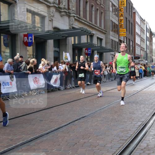 13.09.2026 - 21. swb-Marathon Bremen Strokosch-Dieckow http://msf.ph/oto/10433077 13.09.2026 13:12:33 Ziel 868, 1513, 2350, 2442, 2559, 2801, 2858, 3988, 4605, 5379, 5965, 6349, 8029, 8419, 8798, 9217, 9775, 13106, 13140, 899, 1517, 2362, 2480, 3054, 3362, 3830, 4560, 4879, 5416, 6107, 6796, 7328, 7521, 8981, 9803, 13013 meine-sportfotos.de