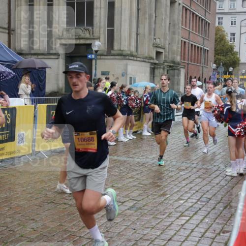 13.09.2026 - Kiel Lauf Yannick Fuchs http://msf.ph/oto/10433131 13.09.2026 11:41:49 Ziel 2430, 3629, 5774, 6895, 7247 meine-sportfotos.de
