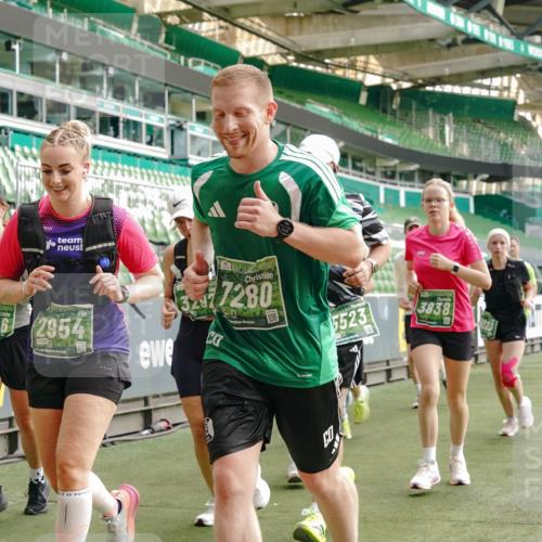13.09.2026 - 21. swb-Marathon Bremen Michael Burmester http://msf.ph/oto/10433164 13.09.2026 13:30:11 Laufen im Stadion 122, 171, 224, 297, 405, 422, 476, 639, 685, 729, 754, 767, 806, 986, 1114, 1217, 1242, 1270, 1384, 1529, 1615, 1633, 1634, 1777, 1810, 1811, 1886, 1983, 2216, 2238, 2242, 2249, 2263, 2326, 2368, 2372, 2436, 2449, 2546, 2615, 2629, 2637, 2719, 2738, 2740, 2830, 2862, 2868, 2869, 2871, 2918, 2924, 2991, 2994, 3020, 3053, 3101, 3129, 3227, 3238, 3274, 3286, 3321, 3361, 3563, 3594, 3595, 3605, 3678, 3755, 3758, 3798, 3873, 3876, 3898, 3929, 3953, 3965, 3971, 3987, 4011, 4056 meine-sportfotos.de