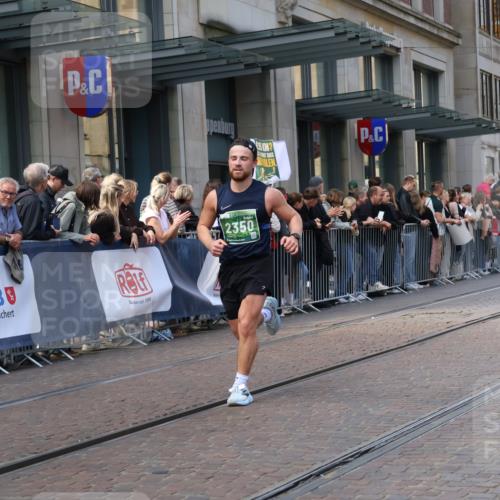 13.09.2026 - 21. swb-Marathon Bremen Strokosch-Dieckow http://msf.ph/oto/10433176 13.09.2026 13:12:36 Ziel 313, 868, 1513, 2350, 2442, 2559, 2801, 2858, 3988, 4605, 5379, 5965, 6349, 8029, 8291, 8419, 8798, 9217, 9775, 13106, 13140, 899, 1517, 2362, 2480, 3054, 3362, 3830, 4560, 4879, 5416, 6796, 7328, 8981, 9775, 9803 meine-sportfotos.de