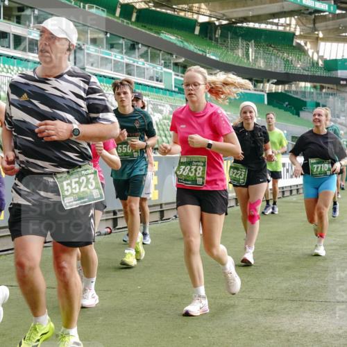 13.09.2026 - 21. swb-Marathon Bremen Michael Burmester http://msf.ph/oto/10433186 13.09.2026 13:30:12 Laufen im Stadion 122, 171, 224, 297, 405, 422, 476, 639, 685, 729, 754, 767, 806, 986, 1114, 1217, 1242, 1270, 1384, 1529, 1615, 1633, 1634, 1777, 1810, 1811, 1886, 1983, 2216, 2238, 2242, 2249, 2263, 2326, 2368, 2372, 2436, 2449, 2546, 2615, 2629, 2637, 2719, 2738, 2740, 2830, 2862, 2868, 2869, 2871, 2918, 2924, 2991, 2994, 3020, 3053, 3101, 3129, 3227, 3238, 3274, 3286, 3321, 3361, 3563, 3594, 3595, 3605, 3678, 3755, 3758, 3873, 3876, 3898, 3929, 3953, 3965, 3971, 4011, 4056 meine-sportfotos.de