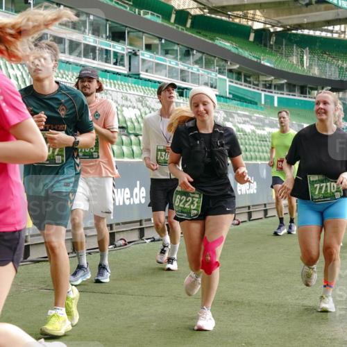 13.09.2026 - 21. swb-Marathon Bremen Michael Burmester http://msf.ph/oto/10433202 13.09.2026 13:30:14 Laufen im Stadion 122, 171, 224, 297, 405, 422, 476, 639, 685, 729, 754, 767, 806, 986, 1114, 1217, 1242, 1270, 1384, 1529, 1615, 1633, 1634, 1810, 1811, 1886, 1983, 2216, 2238, 2242, 2249, 2263, 2326, 2368, 2372, 2436, 2449, 2546, 2615, 2629, 2637, 2643, 2719, 2738, 2740, 2830, 2862, 2868, 2869, 2871, 2918, 2924, 2991, 2994, 3020, 3053, 3101, 3129, 3227, 3238, 3274, 3286, 3321, 3361, 3401, 3563, 3594, 3605, 3678, 3755, 3758, 3873, 3876, 3898, 3929, 3953, 3965, 3971, 4011, 4056 meine-sportfotos.de