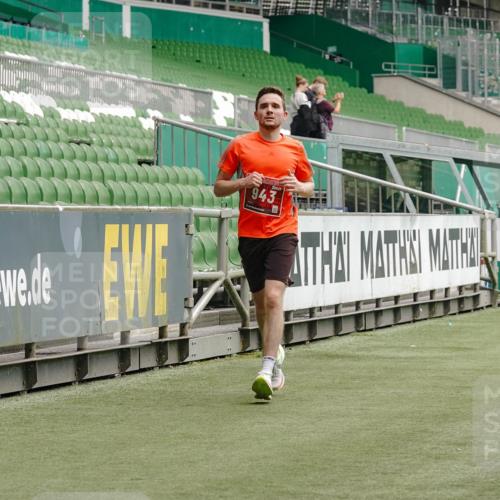 13.09.2026 - 21. swb-Marathon Bremen Michael Burmester http://msf.ph/oto/10433209 13.09.2026 12:32:13 Laufen im Stadion 417, 482, 573, 668, 943, 1020, 1126, 1357, 1507, 1606, 1629, 1639, 2100, 4474, 6507, 8044, 8285, 358, 520, 547, 553, 574, 649, 719, 858, 934, 959, 1161, 1253, 1256, 1391, 1428, 1525, 1724, 1783, 1917, 3662, 4264 meine-sportfotos.de