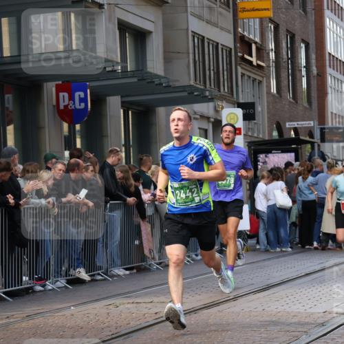 13.09.2026 - 21. swb-Marathon Bremen Strokosch-Dieckow http://msf.ph/oto/10433216 13.09.2026 13:12:39 Ziel 313, 868, 1513, 2350, 2442, 2498, 2559, 2801, 2858, 3625, 3988, 4605, 5379, 5965, 6349, 7874, 8029, 8291, 8419, 8798, 9092, 9217, 13106, 13140, 899, 1517, 2362, 2480, 3054, 4560, 4879, 5416, 6796, 7328, 8981, 9775, 9803, 13106 meine-sportfotos.de