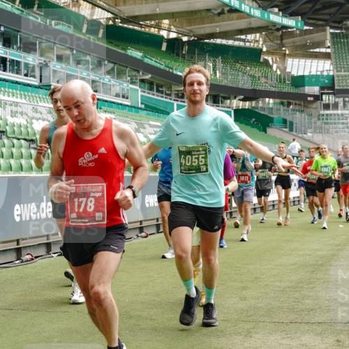 13.09.2026 - 21. swb-Marathon Bremen Michael Burmester http://msf.ph/oto/10433217 13.09.2026 13:04:52 Laufen im Stadion 178, 209, 210, 244, 323, 394, 488, 534, 536, 565, 596, 647, 725, 881, 891, 900, 1073, 1239, 1243, 1307, 1308, 1343, 1373, 1380, 1456, 1458, 1479, 1627, 1649, 1653, 1656, 1687, 1771, 1780, 1914, 1932, 1941, 2023, 2089, 2126, 2223, 2241, 2301, 2369, 2430, 2434, 2452, 2602, 2723, 2742, 2764, 2851, 2867, 2872, 2891, 2910, 2919, 2957, 2959, 2977, 2985, 3028, 3030, 3217, 3278, 3320, 3343, 3402, 3419, 3425, 3444, 3454, 3485, 3521, 3579, 3618, 3796, 3909, 242 meine-sportfotos.de