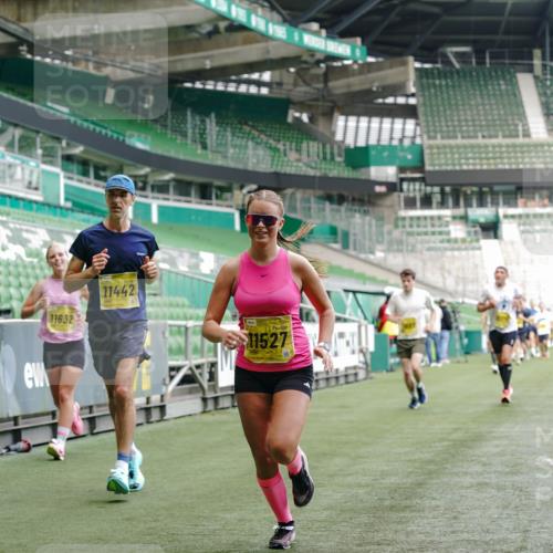 13.09.2026 - 21. swb-Marathon Bremen Michael Burmester http://msf.ph/oto/10433224 13.09.2026 10:24:24 Laufen im Stadion 10235, 10328, 10337, 10341, 10358, 10456, 10520, 10575, 10592, 10593, 10618, 10632, 10775, 10782, 10816, 10972, 11042, 11127, 11143, 11198, 11201, 11265, 11373, 11375, 11426, 11442, 11468, 11527, 11607, 11615, 11628, 11630, 11632, 11704, 11713, 11721, 11758, 11779, 11826, 11895, 11903, 11948, 12053, 12144, 12209, 12246, 12281, 12339, 12404, 12406, 12426, 12442, 12468, 12469, 12477, 12525, 13520, 13556, 13563, 13566, 13580, 13585, 13586, 13642 meine-sportfotos.de