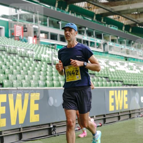 13.09.2026 - 21. swb-Marathon Bremen Michael Burmester http://msf.ph/oto/10433229 13.09.2026 10:24:26 Laufen im Stadion 10235, 10328, 10336, 10337, 10341, 10358, 10456, 10520, 10575, 10592, 10593, 10618, 10632, 10775, 10782, 10816, 10861, 10972, 11042, 11127, 11143, 11198, 11201, 11265, 11373, 11375, 11426, 11442, 11468, 11527, 11607, 11615, 11628, 11630, 11632, 11704, 11713, 11721, 11758, 11779, 11826, 11895, 11903, 11948, 12053, 12144, 12246, 12281, 12339, 12404, 12406, 12426, 12442, 12468, 12469, 12477, 12525, 13520, 13556, 13563, 13566, 13580, 13585, 13586, 13642 meine-sportfotos.de