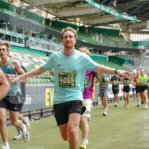 13.09.2026 - 21. swb-Marathon Bremen Michael Burmester http://msf.ph/oto/10433233 13.09.2026 13:04:53 Laufen im Stadion 178, 209, 210, 244, 323, 394, 488, 534, 536, 565, 647, 725, 881, 891, 900, 1073, 1239, 1243, 1307, 1308, 1343, 1373, 1380, 1456, 1479, 1627, 1649, 1653, 1656, 1687, 1771, 1780, 1914, 1932, 1941, 2023, 2089, 2126, 2223, 2241, 2265, 2301, 2369, 2430, 2434, 2452, 2602, 2723, 2742, 2764, 2851, 2867, 2872, 2891, 2910, 2919, 2957, 2959, 2977, 2985, 3028, 3030, 3217, 3278, 3320, 3343, 3402, 3419, 3425, 3444, 3454, 3485, 3521, 3579, 3618, 3796, 3909, 242 meine-sportfotos.de