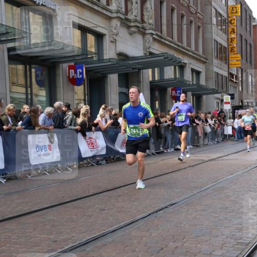 13.09.2026 - 21. swb-Marathon Bremen Strokosch-Dieckow http://msf.ph/oto/10433263 13.09.2026 13:12:40 Ziel 313, 868, 1207, 1513, 2350, 2442, 2498, 2559, 2801, 2858, 3625, 3988, 4605, 5379, 5965, 6349, 7874, 8029, 8291, 8419, 8798, 9092, 9217, 13140, 899, 1517, 2362, 2480, 3054, 3988, 4560, 4879, 5416, 6796, 7328, 8981, 9775, 9803, 13106 meine-sportfotos.de