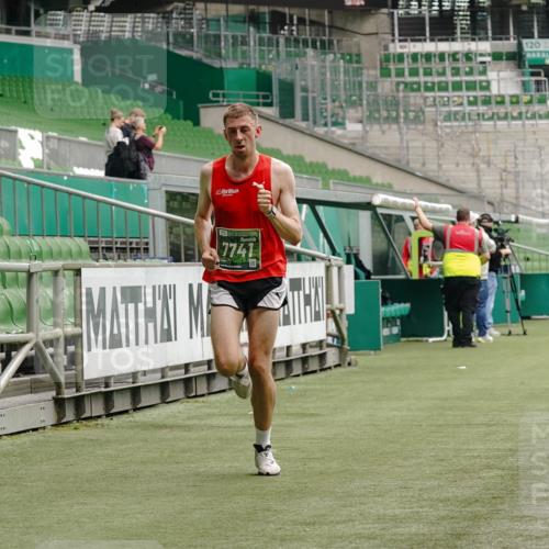 13.09.2026 - 21. swb-Marathon Bremen Michael Burmester http://msf.ph/oto/10433281 13.09.2026 12:32:22 Laufen im Stadion 417, 482, 573, 668, 943, 1020, 1126, 1507, 1606, 1629, 2100, 4474, 6507, 8044, 8285, 314, 358, 520, 547, 553, 574, 649, 719, 858, 934, 959, 1161, 1253, 1256, 1391, 1428, 1525, 1724, 1783, 1917, 3662, 4264 meine-sportfotos.de