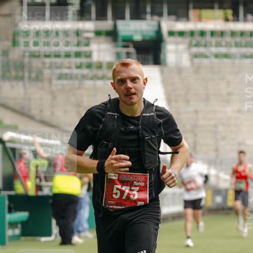 13.09.2026 - 21. swb-Marathon Bremen Michael Burmester http://msf.ph/oto/10433331 13.09.2026 12:32:30 Laufen im Stadion 417, 482, 573, 668, 943, 1020, 1126, 1507, 1606, 1629, 2100, 4474, 6507, 8044, 8285, 314, 358, 520, 547, 553, 574, 649, 719, 858, 934, 959, 1161, 1253, 1256, 1391, 1428, 1525, 1724, 1783, 3662 meine-sportfotos.de