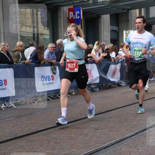 13.09.2026 - 21. swb-Marathon Bremen Strokosch-Dieckow http://msf.ph/oto/10433355 13.09.2026 13:12:44 Ziel 313, 621, 868, 987, 1207, 1513, 2350, 2442, 2498, 2559, 2801, 2858, 3625, 4582, 5345, 5379, 5769, 5965, 6349, 7874, 8291, 8419, 8464, 8798, 9092, 9217, 13140, 899, 1517, 2362, 2480, 3054, 3988, 4560, 4605, 4879, 5416, 6796, 8029, 9775, 9803, 13106 meine-sportfotos.de