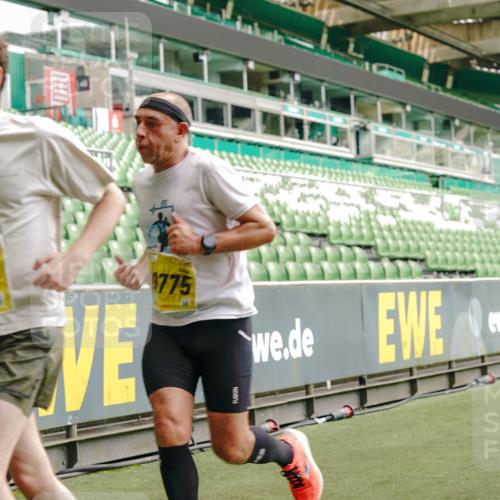 13.09.2026 - 21. swb-Marathon Bremen Michael Burmester http://msf.ph/oto/10433374 13.09.2026 10:24:30 Laufen im Stadion 10235, 10328, 10336, 10337, 10341, 10358, 10456, 10520, 10592, 10593, 10618, 10632, 10775, 10782, 10816, 10861, 10972, 11042, 11143, 11198, 11201, 11265, 11373, 11375, 11426, 11442, 11468, 11527, 11607, 11615, 11628, 11630, 11632, 11704, 11713, 11721, 11758, 11779, 11826, 11895, 11903, 11948, 12053, 12144, 12246, 12281, 12339, 12404, 12406, 12426, 12442, 12468, 12469, 12477, 12525, 13520, 13556, 13563, 13566, 13580, 13585, 13586, 13642 meine-sportfotos.de