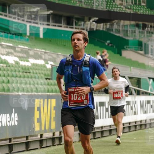 13.09.2026 - 21. swb-Marathon Bremen Michael Burmester http://msf.ph/oto/10433391 13.09.2026 12:32:38 Laufen im Stadion 417, 482, 573, 668, 943, 1020, 1126, 1507, 1606, 1629, 2100, 4474, 6507, 7741, 8044, 314, 358, 520, 547, 553, 574, 649, 719, 858, 934, 959, 1253, 1256, 1391, 1428, 1525, 1783 meine-sportfotos.de