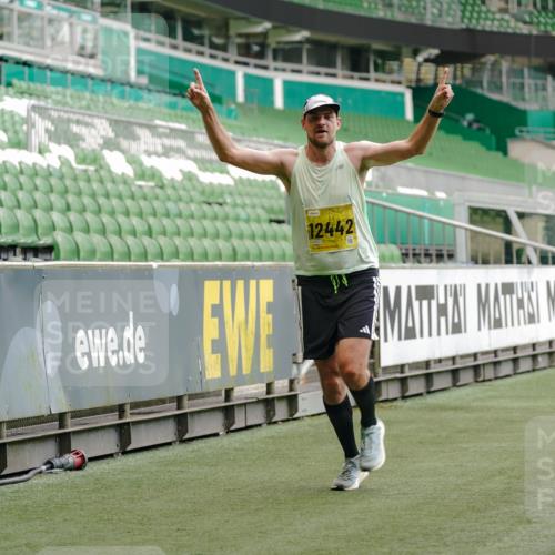 13.09.2026 - 21. swb-Marathon Bremen Michael Burmester http://msf.ph/oto/10433402 13.09.2026 10:24:32 Laufen im Stadion 10235, 10328, 10336, 10337, 10341, 10358, 10456, 10520, 10592, 10593, 10618, 10632, 10775, 10782, 10816, 10861, 10972, 11042, 11143, 11201, 11265, 11373, 11375, 11426, 11442, 11468, 11527, 11607, 11615, 11628, 11630, 11632, 11704, 11713, 11721, 11758, 11779, 11826, 11895, 11903, 11948, 12053, 12144, 12246, 12281, 12339, 12404, 12406, 12426, 12442, 12468, 12469, 12477, 12525, 13520, 13556, 13563, 13566, 13580, 13585, 13586 meine-sportfotos.de