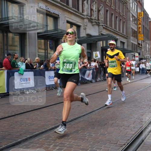 13.09.2026 - 21. swb-Marathon Bremen Strokosch-Dieckow http://msf.ph/oto/10433403 13.09.2026 13:12:45 Ziel 313, 621, 868, 987, 1207, 1513, 2350, 2442, 2498, 2559, 2801, 2858, 3625, 4582, 5345, 5379, 5769, 5965, 6349, 7874, 8291, 8419, 8464, 8798, 9092, 9217, 13140, 899, 1517, 2350, 2362, 2480, 3054, 3988, 4560, 4605, 4879, 5416, 6796, 8029, 9775, 9803, 13106 meine-sportfotos.de