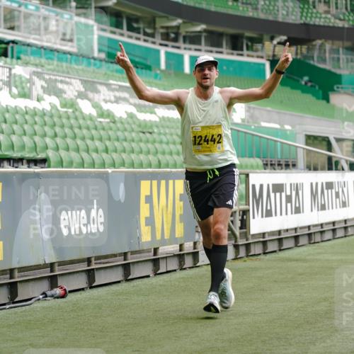 13.09.2026 - 21. swb-Marathon Bremen Michael Burmester http://msf.ph/oto/10433419 13.09.2026 10:24:32 Laufen im Stadion 10235, 10328, 10336, 10337, 10341, 10358, 10456, 10520, 10592, 10593, 10618, 10632, 10775, 10782, 10816, 10861, 10972, 11042, 11143, 11201, 11265, 11373, 11375, 11426, 11442, 11468, 11527, 11607, 11615, 11628, 11630, 11632, 11704, 11713, 11721, 11758, 11779, 11826, 11895, 11903, 11948, 12053, 12144, 12246, 12281, 12339, 12404, 12406, 12426, 12442, 12468, 12469, 12477, 12525, 13520, 13556, 13563, 13566, 13580, 13585, 13586 meine-sportfotos.de