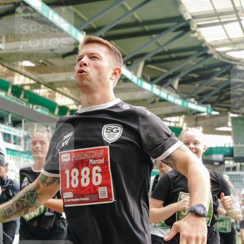 13.09.2026 - 21. swb-Marathon Bremen Michael Burmester http://msf.ph/oto/10433489 13.09.2026 13:30:30 Laufen im Stadion 122, 171, 224, 297, 405, 422, 476, 639, 754, 767, 806, 1114, 1217, 1242, 1270, 1314, 1529, 1615, 1633, 1634, 1775, 1810, 1811, 1886, 1983, 2216, 2238, 2242, 2249, 2263, 2326, 2368, 2372, 2436, 2449, 2546, 2615, 2629, 2637, 2643, 2677, 2719, 2738, 2740, 2830, 2869, 2871, 2877, 2918, 2952, 2994, 3020, 3053, 3094, 3101, 3129, 3227, 3274, 3286, 3361, 3401, 3563, 3605, 3723, 3755, 3758, 3873, 3876, 3898, 3929, 3953, 3965, 3971, 4011, 4056 meine-sportfotos.de