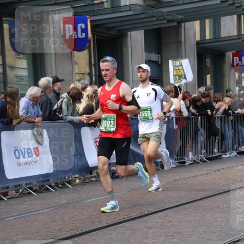 13.09.2026 - 21. swb-Marathon Bremen Strokosch-Dieckow http://msf.ph/oto/10433503 13.09.2026 13:12:48 Ziel 280, 313, 621, 868, 987, 1207, 2442, 2498, 2559, 2801, 2858, 2962, 3566, 3625, 4582, 5345, 5379, 5769, 5965, 6038, 6349, 7874, 8197, 8291, 8419, 8464, 8798, 9092, 9217, 13140, 1513, 1517, 2350, 2362, 2480, 3054, 3988, 4560, 4605, 4879, 5416, 6796, 8029, 9775, 9803, 13106 meine-sportfotos.de