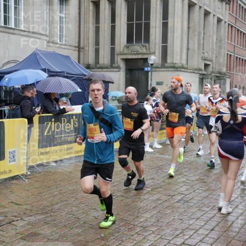 13.09.2026 - Kiel Lauf Yannick Fuchs http://msf.ph/oto/10433510 13.09.2026 11:42:52 Ziel 9569 meine-sportfotos.de