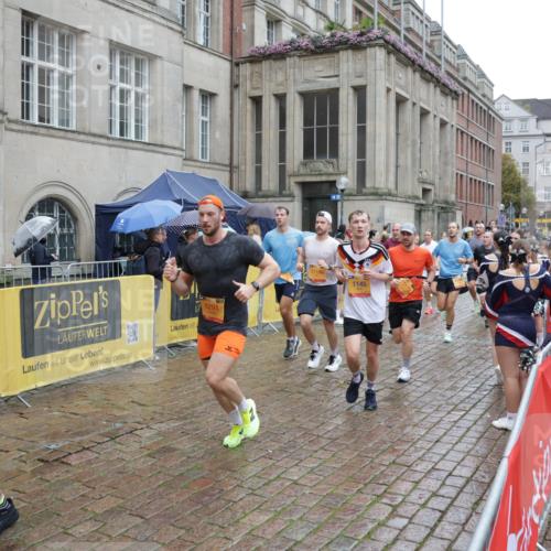 13.09.2026 - Kiel Lauf Yannick Fuchs http://msf.ph/oto/10433533 13.09.2026 11:42:53 Ziel 9569 meine-sportfotos.de