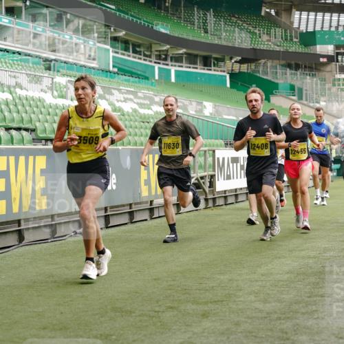 13.09.2026 - 21. swb-Marathon Bremen Michael Burmester http://msf.ph/oto/10433556 13.09.2026 10:24:36 Laufen im Stadion 10143, 10235, 10328, 10336, 10337, 10341, 10358, 10456, 10520, 10592, 10593, 10618, 10632, 10775, 10782, 10816, 10861, 10972, 11042, 11143, 11201, 11265, 11373, 11375, 11426, 11442, 11468, 11527, 11607, 11615, 11628, 11630, 11632, 11704, 11713, 11758, 11779, 11826, 11895, 11903, 11948, 12053, 12144, 12246, 12281, 12339, 12404, 12406, 12426, 12442, 12468, 12469, 12477, 12525, 13520, 13563, 13566, 13580, 13585, 13586 meine-sportfotos.de