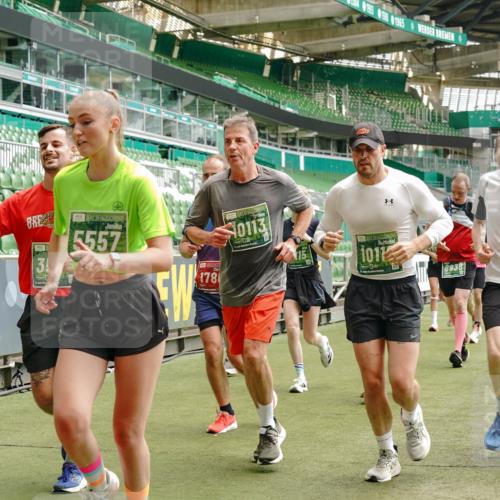 13.09.2026 - 21. swb-Marathon Bremen Michael Burmester http://msf.ph/oto/10433564 13.09.2026 13:04:58 Laufen im Stadion 178, 209, 210, 244, 323, 394, 488, 534, 536, 565, 647, 725, 881, 891, 900, 1073, 1239, 1243, 1307, 1308, 1343, 1373, 1380, 1456, 1479, 1627, 1649, 1653, 1656, 1687, 1771, 1780, 1914, 1932, 1941, 2023, 2089, 2126, 2223, 2241, 2265, 2301, 2369, 2430, 2452, 2602, 2723, 2742, 2764, 2851, 2867, 2872, 2891, 2910, 2919, 2957, 2959, 2977, 2985, 3028, 3030, 3217, 3278, 3320, 3343, 3419, 3425, 3444, 3454, 3485, 3521, 3579, 3618, 3796, 3909, 242 meine-sportfotos.de