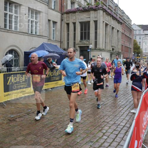 13.09.2026 - Kiel Lauf Yannick Fuchs http://msf.ph/oto/10433566 13.09.2026 11:42:55 Ziel 9569 meine-sportfotos.de