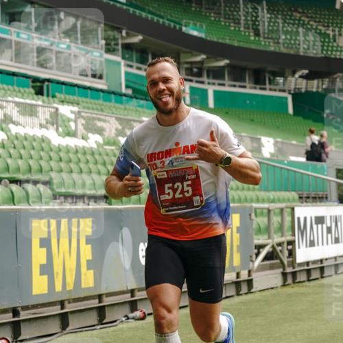 13.09.2026 - 21. swb-Marathon Bremen Michael Burmester http://msf.ph/oto/10433568 13.09.2026 12:33:39 Laufen im Stadion 299, 482, 525, 919, 1212, 1606, 1629, 2072, 5428, 7741, 314, 520, 547, 858, 934, 1168, 1214, 1357, 1453, 1639, 5212, 6485 meine-sportfotos.de