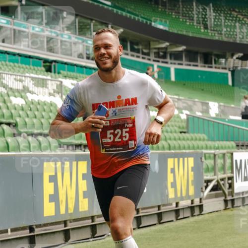 13.09.2026 - 21. swb-Marathon Bremen Michael Burmester http://msf.ph/oto/10433586 13.09.2026 12:33:39 Laufen im Stadion 299, 482, 525, 919, 1212, 1606, 1629, 2072, 5428, 7741, 314, 520, 547, 858, 934, 1168, 1214, 1357, 1453, 1639, 5212, 6485 meine-sportfotos.de