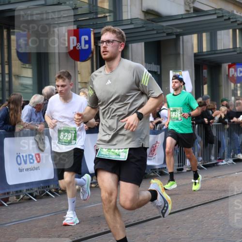 13.09.2026 - 21. swb-Marathon Bremen Strokosch-Dieckow http://msf.ph/oto/10433615 13.09.2026 13:12:50 Ziel 280, 313, 621, 868, 987, 1207, 2498, 2559, 2801, 2858, 2962, 3566, 3625, 4582, 5345, 5379, 5769, 5965, 6038, 6349, 6394, 7874, 8197, 8291, 8419, 8464, 8798, 9092, 9217, 13140, 1513, 2350, 2362, 2442, 3054, 3988, 4605, 4879, 5416, 5965, 6796, 8029, 8798, 9775, 9803, 13106 meine-sportfotos.de