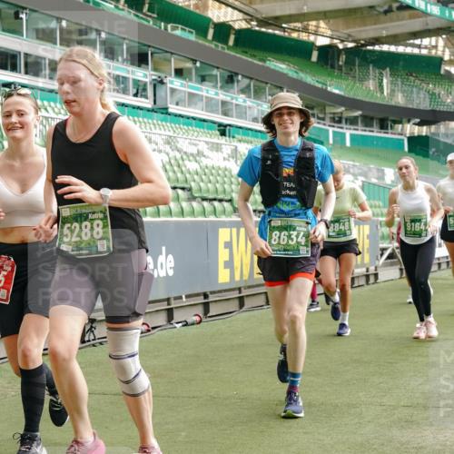 13.09.2026 - 21. swb-Marathon Bremen Michael Burmester http://msf.ph/oto/10433639 13.09.2026 13:31:02 Laufen im Stadion 122, 171, 224, 295, 297, 405, 487, 639, 767, 806, 840, 965, 1114, 1142, 1242, 1310, 1314, 1329, 1529, 1633, 1634, 1775, 1810, 1811, 1869, 1886, 1892, 1904, 1983, 2216, 2238, 2242, 2249, 2263, 2368, 2372, 2449, 2615, 2629, 2637, 2643, 2677, 2719, 2726, 2738, 2830, 2869, 2871, 2877, 2918, 2945, 2952, 2994, 3038, 3053, 3094, 3101, 3140, 3223, 3227, 3286, 3401, 3426, 3644, 3723, 3736, 3873, 3876, 3898, 3918, 3929, 3944, 4056, 4162, 4309, 4460, 111 meine-sportfotos.de