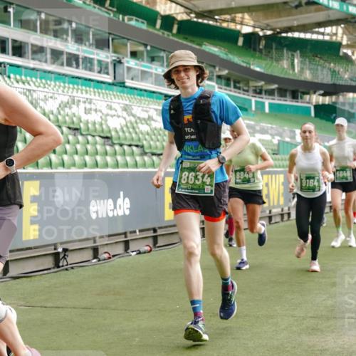13.09.2026 - 21. swb-Marathon Bremen Michael Burmester http://msf.ph/oto/10433665 13.09.2026 13:31:02 Laufen im Stadion 122, 171, 224, 295, 297, 405, 487, 639, 767, 806, 840, 965, 1114, 1142, 1242, 1310, 1314, 1329, 1529, 1633, 1634, 1775, 1810, 1811, 1869, 1886, 1892, 1904, 1983, 2216, 2238, 2242, 2249, 2263, 2368, 2372, 2449, 2615, 2629, 2637, 2643, 2677, 2719, 2726, 2738, 2830, 2869, 2871, 2877, 2918, 2945, 2952, 2994, 3038, 3053, 3094, 3101, 3140, 3223, 3227, 3286, 3401, 3426, 3644, 3723, 3736, 3873, 3876, 3898, 3918, 3929, 3944, 4056, 4162, 4309, 4460, 111 meine-sportfotos.de