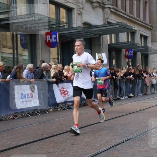 13.09.2026 - 21. swb-Marathon Bremen Strokosch-Dieckow http://msf.ph/oto/10433680 13.09.2026 13:12:52 Ziel 280, 313, 621, 868, 987, 1207, 2130, 2498, 2559, 2801, 2858, 2962, 3566, 3625, 4582, 5345, 5769, 6038, 6349, 6394, 7874, 8197, 8291, 8419, 8464, 9092, 9217, 13140, 1513, 2350, 2362, 2442, 2801, 3054, 3988, 4605, 4879, 5379, 5416, 5965, 6796, 8029, 8798, 9775, 9803, 13106 meine-sportfotos.de