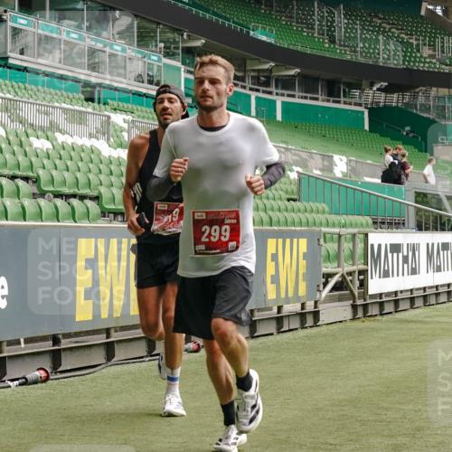 13.09.2026 - 21. swb-Marathon Bremen Michael Burmester http://msf.ph/oto/10433694 13.09.2026 12:34:03 Laufen im Stadion 250, 272, 299, 525, 919, 1089, 1212, 1606, 1629, 2072, 5428, 7741, 314, 520, 573, 1168, 1214, 1357, 1453, 1639, 4474, 5212, 6485, 6507, 8285 meine-sportfotos.de
