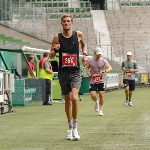 13.09.2026 - 21. swb-Marathon Bremen Michael Burmester http://msf.ph/oto/10433761 13.09.2026 12:34:22 Laufen im Stadion 250, 272, 299, 525, 919, 1089, 1212, 2072, 5428, 7741, 417, 573, 1168, 1214, 1357, 1453, 1639, 4474, 5212, 6485, 6507, 8285 meine-sportfotos.de