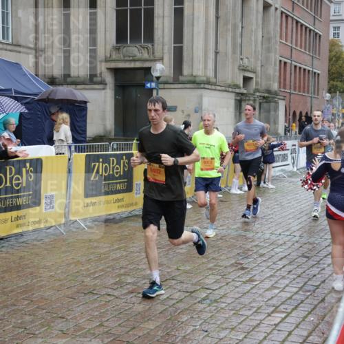 13.09.2026 - Kiel Lauf Yannick Fuchs http://msf.ph/oto/10433777 13.09.2026 11:43:20 Ziel 9569 meine-sportfotos.de