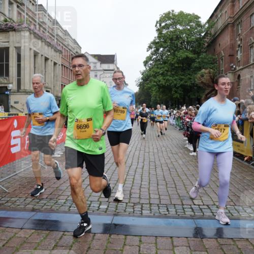 13.09.2026 - Kiel Lauf Yannick Fuchs http://msf.ph/oto/10433793 13.09.2026 09:47:35 Ziel 466, 591, 3192, 3373, 3629, 4011, 4479, 4480, 5517, 6072, 6639, 6696, 7767, 8503, 8540, 8777, 8833, 9528, 9634, 9936, 10789, 544, 1235, 1324, 2587, 2870, 5167, 5217, 5351, 6575, 7461, 8231, 8524, 9091, 10009, 10076, 10224, 10555, 10742, 10744, 11862, 11964, 12635, 218, 390, 1743, 2241, 2755, 3735, 3812, 4103, 4225, 4365, 4400, 4460, 4952, 5215, 6078, 6942, 8096, 9697, 10823, 11396, 11654, 12007, 12099, 12167, 12393, 1402, 2759, 2779 meine-sportfotos.de