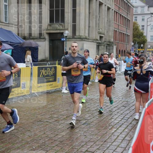 13.09.2026 - Kiel Lauf Yannick Fuchs http://msf.ph/oto/10433805 13.09.2026 11:43:22 Ziel 9569 meine-sportfotos.de