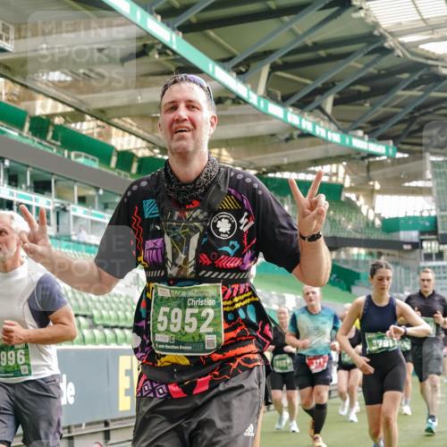 13.09.2026 - 21. swb-Marathon Bremen Michael Burmester http://msf.ph/oto/10433822 13.09.2026 13:31:30 Laufen im Stadion 122, 224, 295, 297, 344, 386, 405, 487, 617, 639, 806, 840, 965, 1114, 1133, 1142, 1310, 1314, 1326, 1329, 1427, 1529, 1775, 1801, 1810, 1811, 1869, 1892, 1897, 1904, 2216, 2242, 2249, 2253, 2270, 2344, 2368, 2372, 2556, 2615, 2629, 2637, 2643, 2677, 2719, 2726, 2869, 2871, 2877, 2918, 2945, 2952, 2994, 3038, 3094, 3101, 3140, 3223, 3227, 3379, 3401, 3426, 3572, 3644, 3723, 3736, 3746, 3873, 3876, 3918, 3944, 3960, 4162, 4309, 4460, 111 meine-sportfotos.de