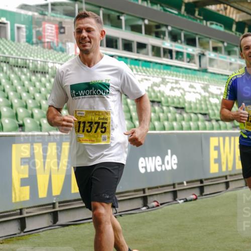 13.09.2026 - 21. swb-Marathon Bremen Michael Burmester http://msf.ph/oto/10433880 13.09.2026 10:24:41 Laufen im Stadion 10143, 10235, 10312, 10328, 10336, 10337, 10341, 10358, 10456, 10520, 10592, 10593, 10618, 10632, 10775, 10782, 10816, 10861, 10972, 10988, 11042, 11108, 11143, 11201, 11265, 11373, 11375, 11426, 11442, 11468, 11527, 11607, 11615, 11628, 11630, 11632, 11704, 11713, 11758, 11779, 11826, 11895, 11903, 11948, 12053, 12144, 12246, 12281, 12339, 12404, 12406, 12426, 12442, 12468, 12469, 12477, 12525, 13520, 13563, 13566, 13580, 13585, 13586 meine-sportfotos.de