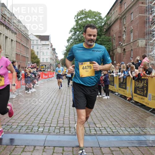 13.09.2026 - Kiel Lauf Yannick Fuchs http://msf.ph/oto/10433923 13.09.2026 09:47:41 Ziel 390, 466, 591, 3373, 4011, 4103, 4400, 4479, 4480, 4952, 5517, 6078, 6696, 7767, 8503, 8833, 9528, 9697, 10789, 12099, 544, 591, 1235, 1324, 2587, 2870, 3192, 3629, 5167, 6072, 6575, 6639, 7461, 8231, 8524, 8540, 8777, 9091, 9634, 9936, 10076, 10224, 10555, 10742, 10744, 11862, 11964, 12635, 122, 218, 1743, 2241, 2755, 3735, 3812, 4225, 4288, 4365, 4460, 4710, 5215, 6809, 6942, 7258, 8096, 9694, 10823, 11396, 11654, 12007, 12167, 12393, 2759, 7461 meine-sportfotos.de