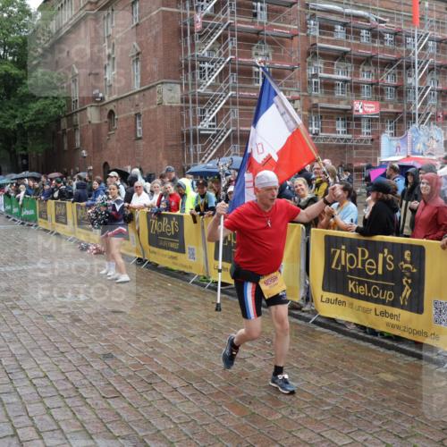 13.09.2026 - Kiel Lauf Yannick Fuchs http://msf.ph/oto/10433941 13.09.2026 11:43:41 Ziel 9569, 9569 meine-sportfotos.de