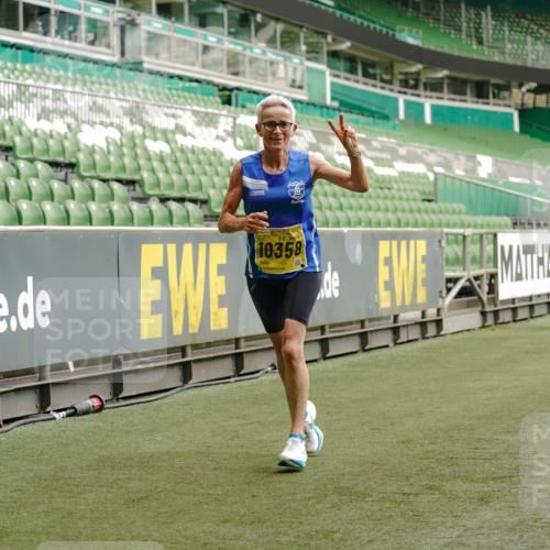 13.09.2026 - 21. swb-Marathon Bremen Michael Burmester http://msf.ph/oto/10434003 13.09.2026 10:24:44 Laufen im Stadion 10143, 10235, 10312, 10328, 10336, 10337, 10341, 10358, 10456, 10520, 10592, 10593, 10618, 10632, 10775, 10782, 10816, 10861, 10972, 10988, 11042, 11108, 11143, 11201, 11265, 11373, 11375, 11426, 11442, 11447, 11468, 11527, 11607, 11615, 11628, 11630, 11632, 11704, 11713, 11758, 11779, 11826, 11895, 11903, 11948, 12144, 12246, 12281, 12404, 12406, 12426, 12442, 12468, 12469, 12477, 12525, 13520, 13563, 13566, 13580, 13585, 13586 meine-sportfotos.de