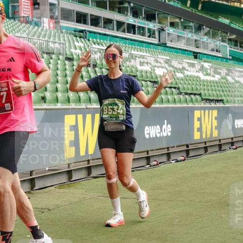 13.09.2026 - 21. swb-Marathon Bremen Michael Burmester http://msf.ph/oto/10434010 13.09.2026 13:05:04 Laufen im Stadion 178, 209, 210, 217, 244, 323, 394, 534, 536, 565, 647, 725, 881, 891, 900, 1073, 1239, 1243, 1307, 1308, 1343, 1373, 1380, 1456, 1479, 1533, 1627, 1649, 1653, 1656, 1687, 1780, 1914, 1932, 1941, 2023, 2089, 2126, 2241, 2244, 2265, 2301, 2310, 2369, 2430, 2452, 2464, 2602, 2723, 2742, 2764, 2851, 2867, 2872, 2891, 2910, 2919, 2957, 2959, 2985, 3028, 3030, 3115, 3217, 3278, 3320, 3343, 3419, 3425, 3444, 3454, 3485, 3521, 3579, 3796, 3909, 242 meine-sportfotos.de